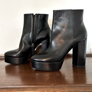 Black Leather Ankle Booties Twinset Milano
